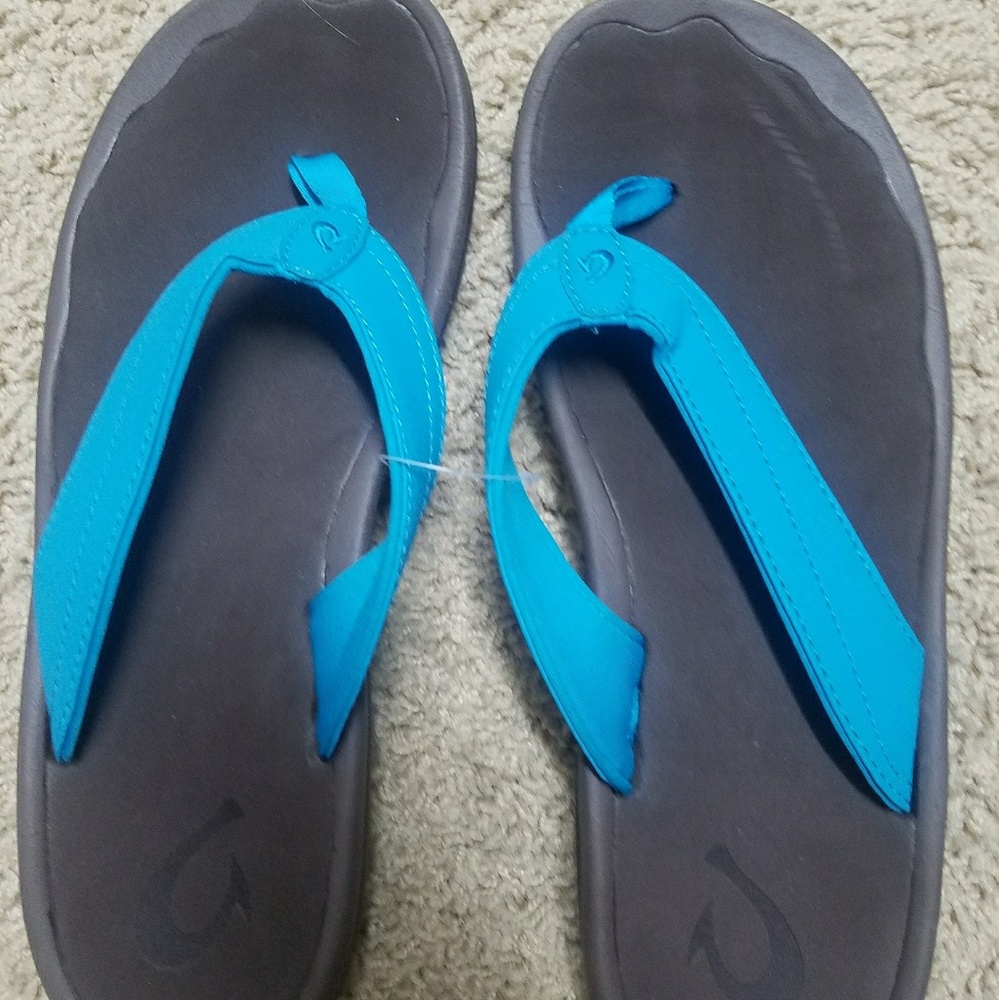 Olukai OHANA flip flops. Size 8 1/2